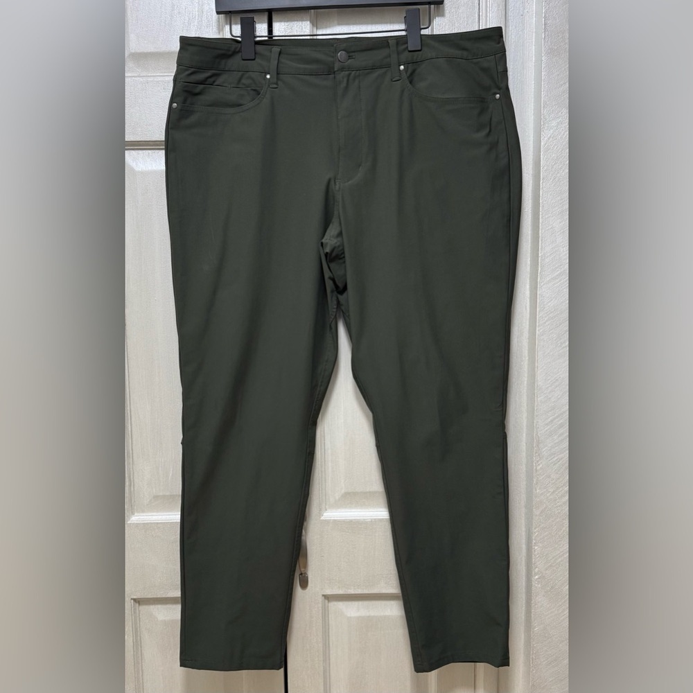 Cuts Ikon Men’s 38x30 Khaki Green Classic Fit Stretch Pants